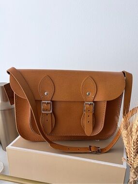 The Leather Satchel Co.- Handmade classic Leather crossbody bag